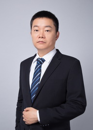 龚军伟
副主任委员 广东律房律地投资有限公司